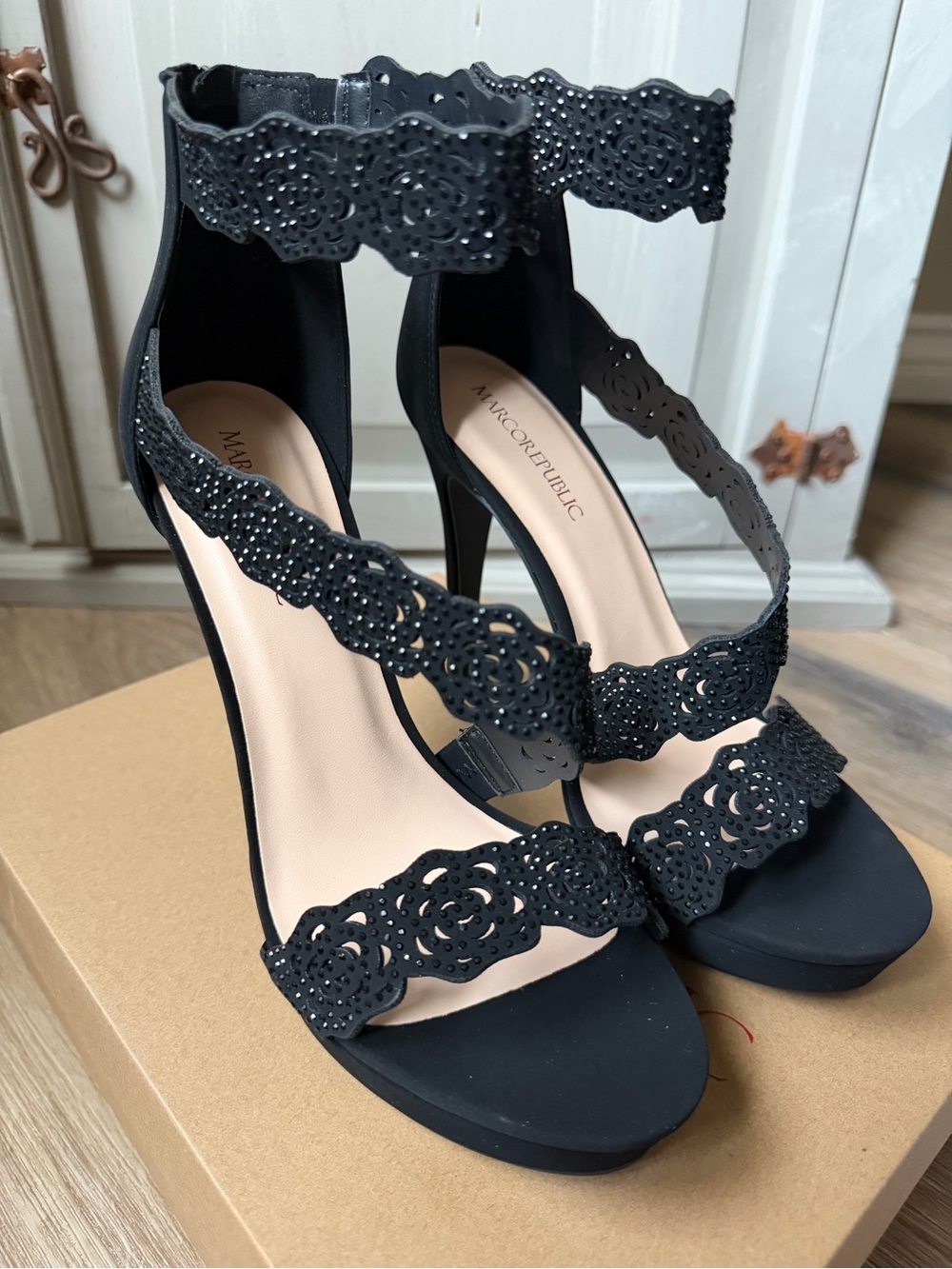 NEW Marco Women's Black Open Toe Rhinestone Stiletto Heel Platform Size 10